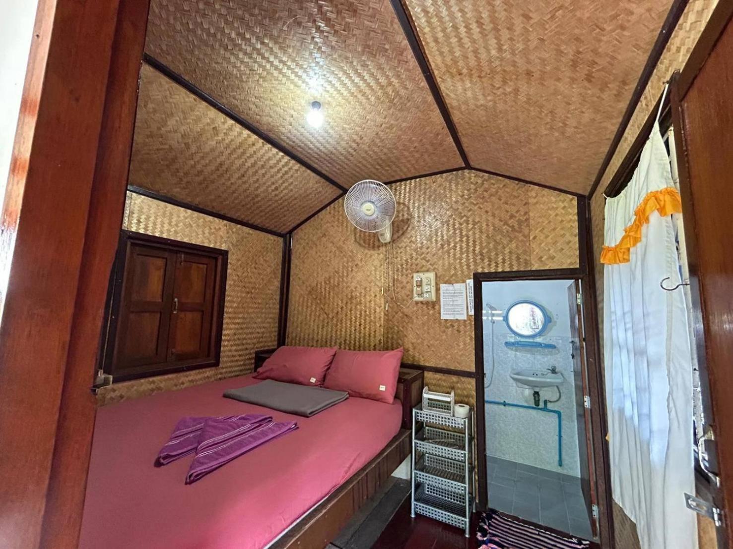 Pinks Bungalow Hotel Баан Тай Екстериор снимка